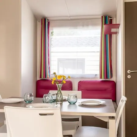 Mobil-home Confortable Avec Terrasse - 2 Pers. - Api-1-52-2120 Campsite *