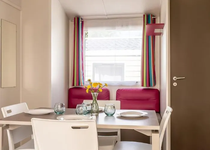 Mobil-home Confortable Avec Terrasse - 2 Pers. - Api-1-52-2120 Campsite *