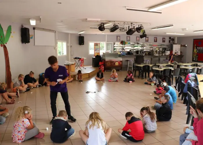 Mobil-home Confortable Avec Terrasse - 2 Pers. - Api-1-52-2120