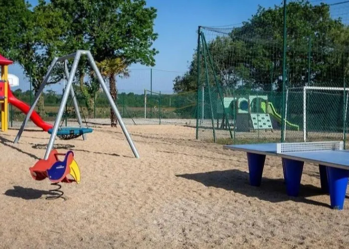 Mobil-home Confortable Avec Terrasse - 2 Pers. - Api-1-52-2120 *