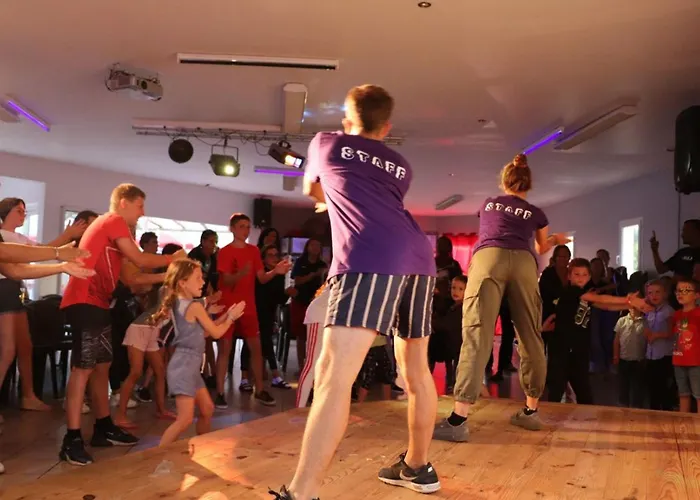 Mobil-home Confortable Avec Terrasse - 2 Pers. - Api-1-52-2120 Campsite *